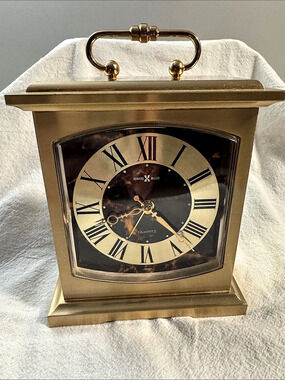 Vintage 1988 Howard Miller Quartz Mantel Gold Clock